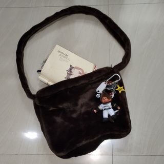 (Kategori: ) berada di . Dikirim oleh vernonishere (ID iklan 1412741453, Gambar 1). Deskripsi: .