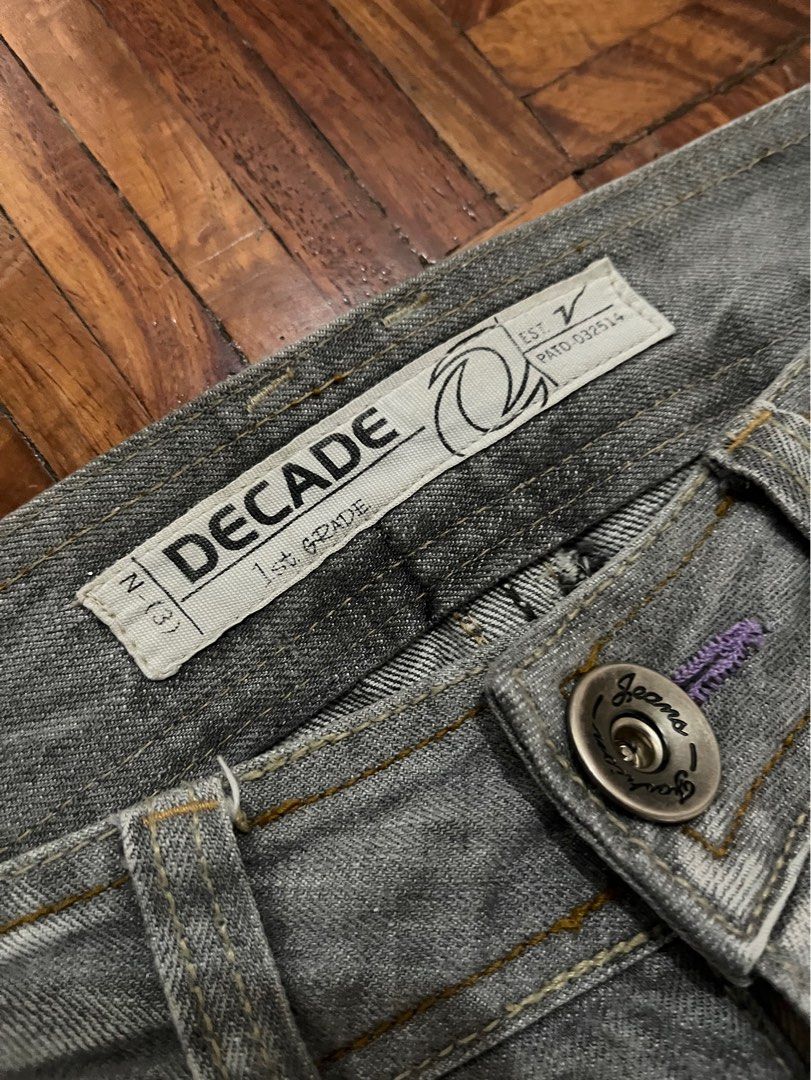 Grey Distressed Flared Jeans (Category: Jeans) located in Paranaque City. Submitted by esotericgarbage_ (Listing ID 1412766275, Image 2). Description: 15.5x38 leg opening: 11.