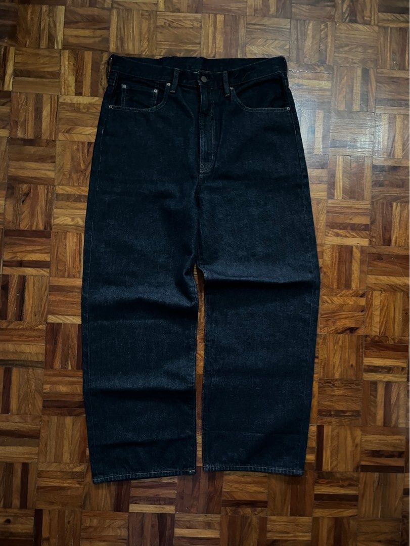 GU Barrel Leg Jeans (Category: Jeans) located in Paranaque City. Submitted by esotericgarbage_ (Listing ID 1412765892, Image 1). Description: Brand new from GU Taiwan 17x42 leg opening 10.