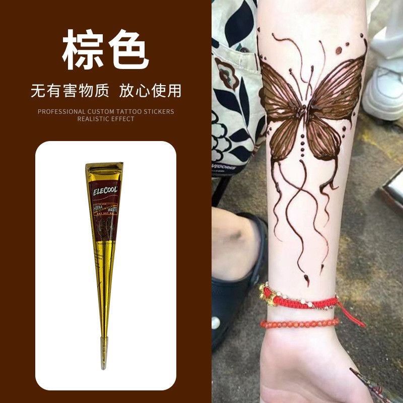 Henna cones （分類：指甲美容＆其他）位於 Hong Kong。 由 chicwhirlyyy_ 提交（商品編號 1412780224，圖片 1）。簡介： Henna cones is like a temporary tattoo for a week it will far away by the time and depends on how may times you wash your hand 海娜膏栗色棕红色纹身图案防水手掌模板果汁手背海纳彩绘印度爆款。