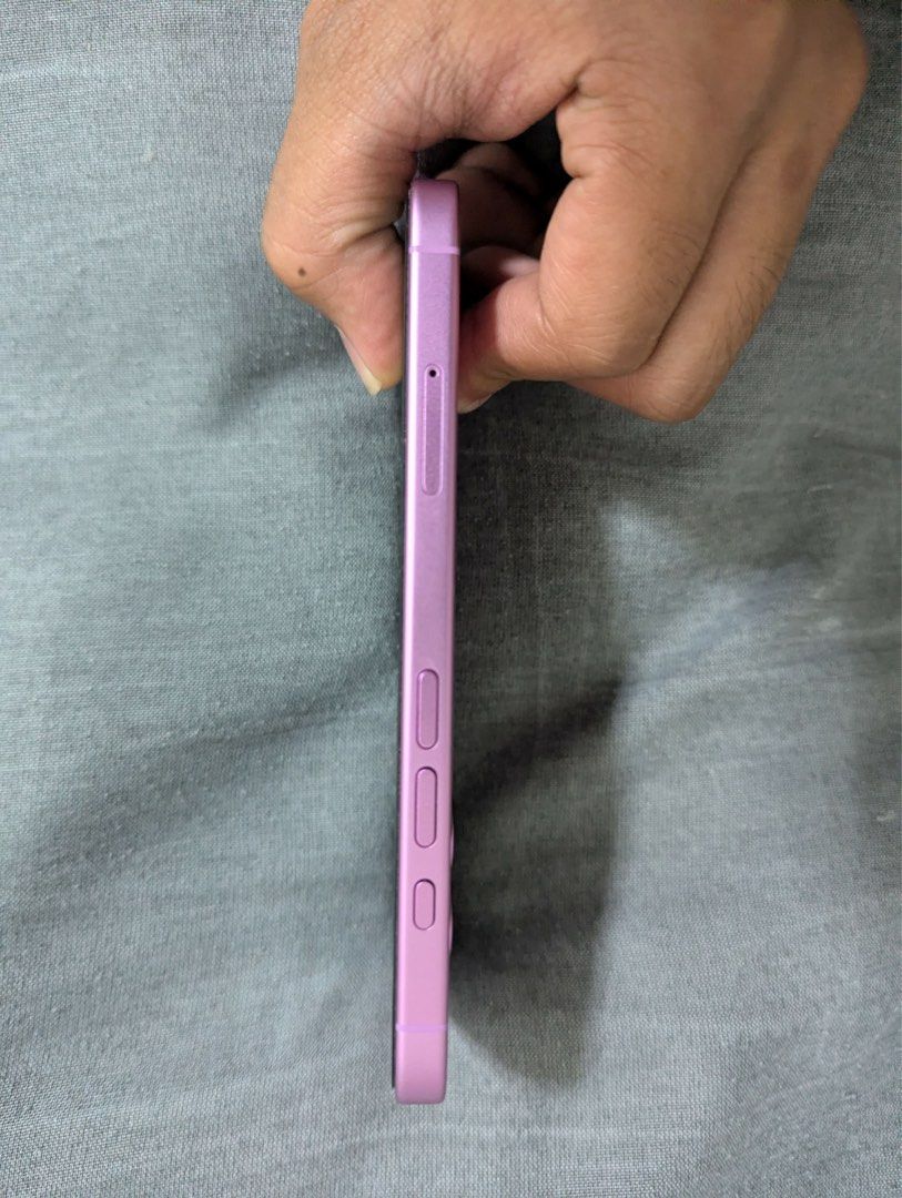 IPHONE 16 (Category: iPhone 16 Series) located in San Fernando. Submitted by _seonhohada (Listing ID 1412817559, Image 3). Description: IPHONE 16 126GB - Pink color - Sleek and modern design - Powermac bought - 100% battery health - Waranty until March 31, 2026 - No issue - Comes with original cable - No box (missing) RFS: Upgrade .