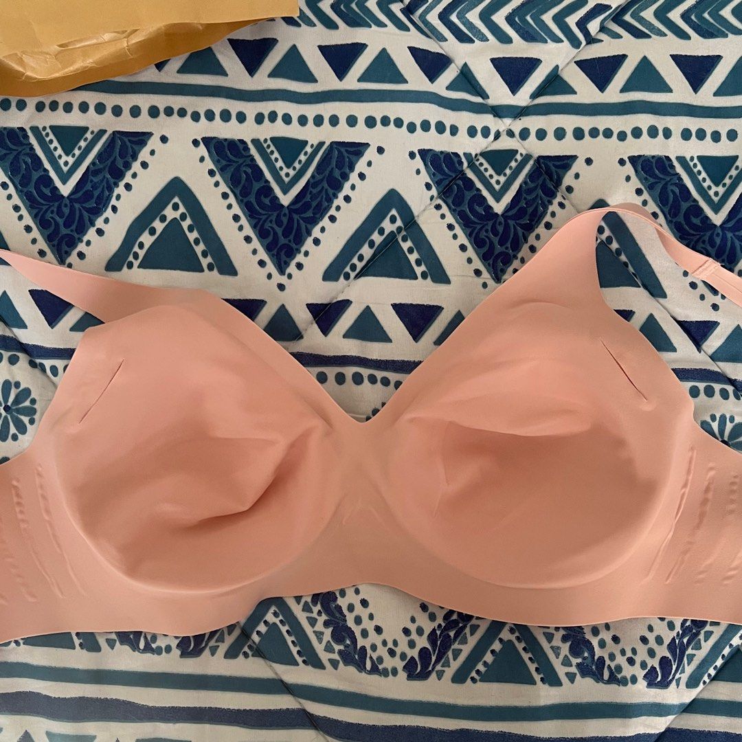 Knix revolution bra in rose water medium (Category: Undergarments & Loungewear) located in Makati City. Submitted by fifoaway (Listing ID 1412730991, Image 3). Description: Bought in the US RFS: wrong size.