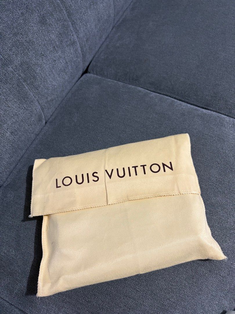 Louis Vuitton Monogram Shoulder Bag (Category: Luxury Bags & Wallets) located in Las Pinas. Submitted by jaymar1999 (Listing ID 1412794850, Image 2). Description: Louis Vuitton Monogram Musette Tango Shoulder Bag Brown Minor isse strap over all excellent Price 1000+sf Location manila las piñas.