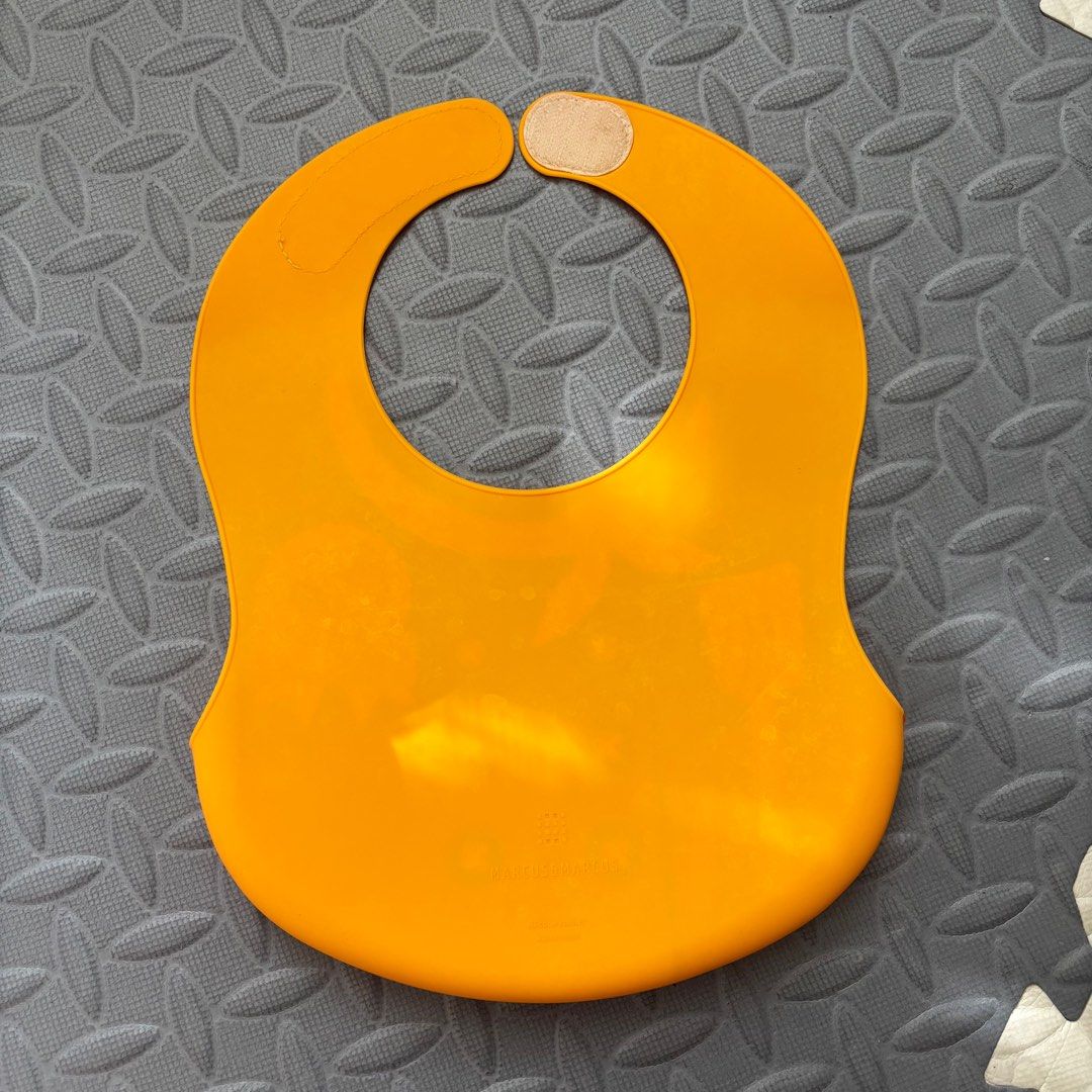 Marcus & Marcus Wide Coverage Silicone Bib (Category: Weaning & Toddler Feeding) located in Santa Rosa. Submitted by dawnardel16 (Listing ID 1412717213, Image 3). Description: Marcus & Marcus silicone bib with chef design. Wide coverage and spill pocket. Food-grade silicone, easy to clean. Perfect for babies and toddlers..
