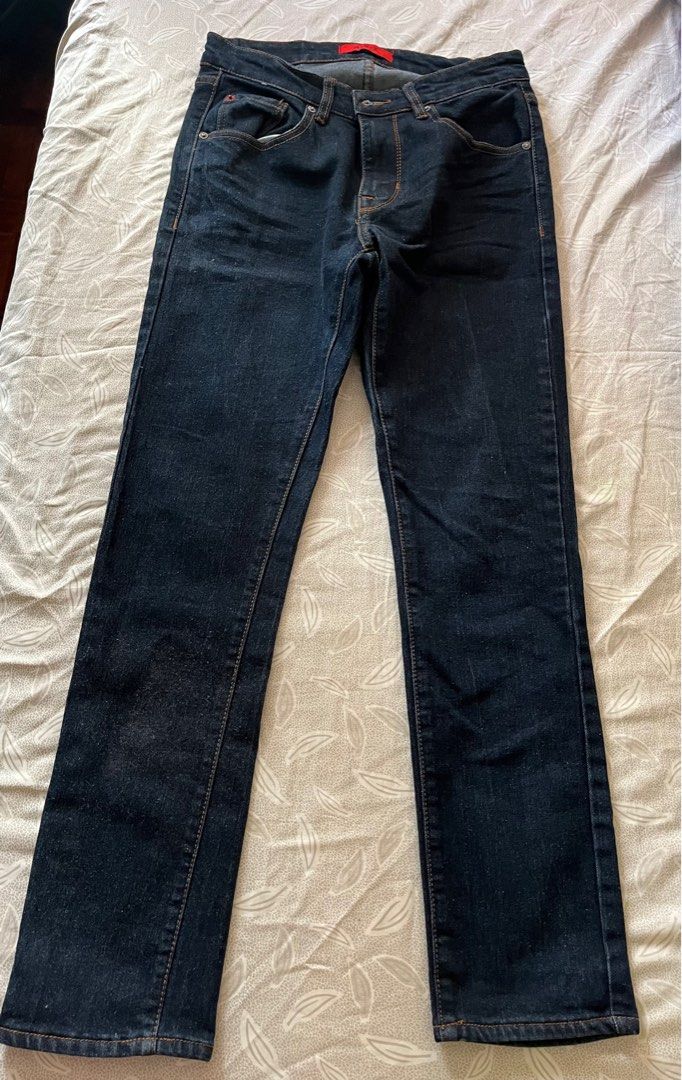 MBX Slim Fit Jeans - W30 L30 (Category: Jeans) located in Manila. Submitted by stohsiler (Listing ID 1412716657, Image 2). Description: - Dark wash MBX slim fit jeans - Slim fit - Button closure - Classic five-pocket design - Waist: 30 inches (approx.) - Inseam: 28 inches (approx.) - Unique back pocket design - US bought.