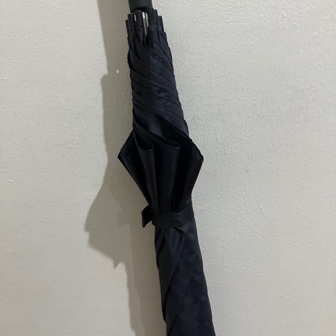Muji Umbrella (Category: Umbrellas) located in Manila. Submitted by hellostreetmarket_ (Listing ID 1412805302, Image 3). Description: Rarely used. Please check features in their stores or website. Note that this is not an automatic-open umbrella, similar to most big Japanese umbrellas For this big item, i ship thru Lalamove from Las Pinas.