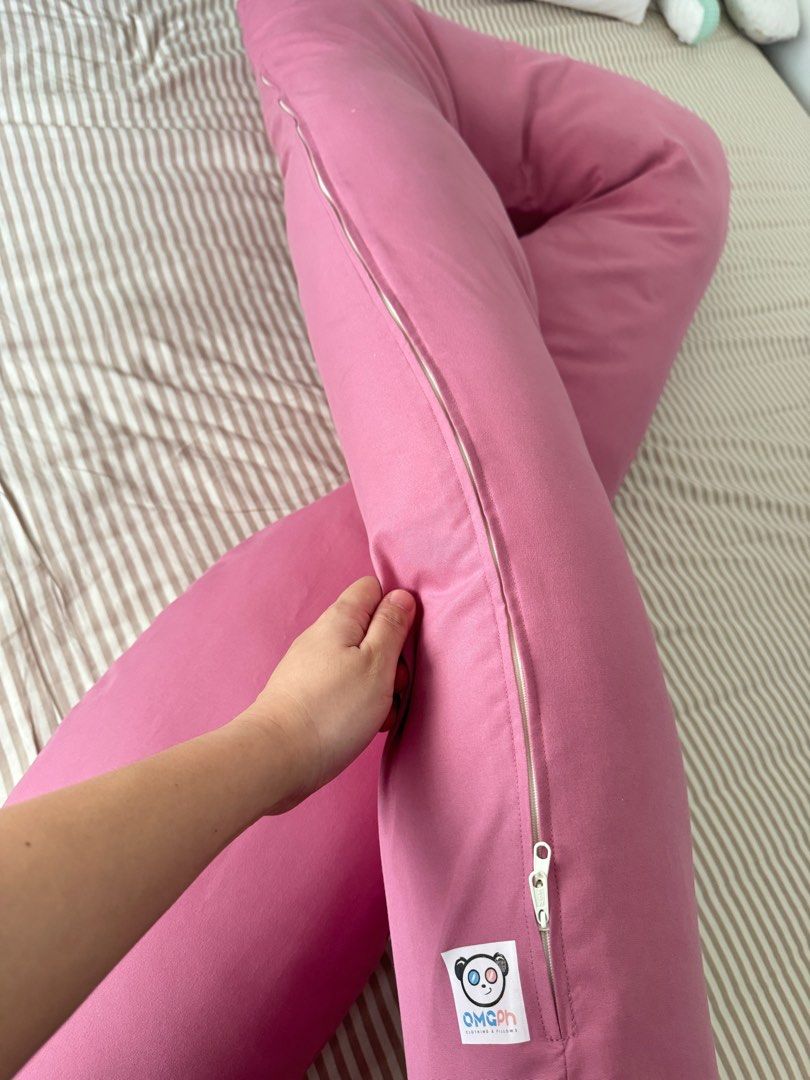 OMG PH U-Shaped Pregnancy Pillow (Category: Bedding & Towels) located in Pasay City. Submitted by decluttering_mom_2026 (Listing ID 1412741665, Image 3). Description: - OMG PH U-shaped pregnancy pillow - with free pink cover with two zipper for easy cleaning - Provides support for back and belly - Ideal for expectant mothers SRP 1,799; used for only 2 months Location: Taft, Pasay.