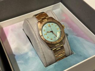 (Category: ) located in . Submitted by saturdaywatches (Listing ID 1412806236, Image 1). Description: .