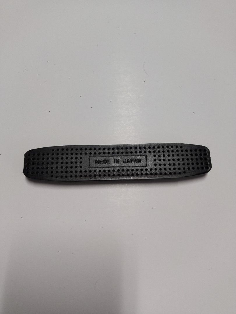 Pentax camera strap rubber shoulder pad (Category: Camera Bags & Carriers) located in Bulacan. Submitted by ourdailybreads (Listing ID 1412789127, Image 3). Description: Japan Source.