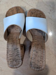 (Category: ) located in . Submitted by hellothrift888 (Listing ID 1412764574, Image 1). Description: .