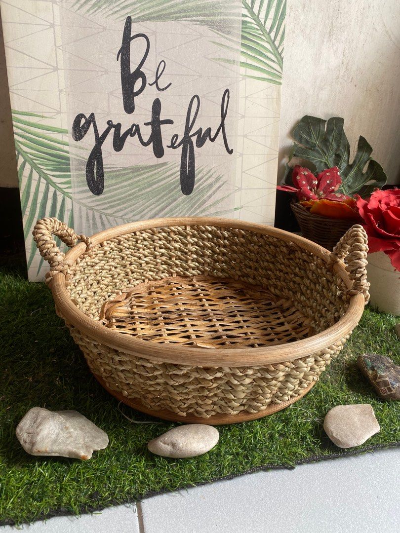 ROUND FRUIT TRAY/FRUIT BASKET/ROUND BASKET/ROUND FRUIT BASKET (Category: Storage Boxes & Baskets) located in Marikina City. Submitted by thecraftyhomebyelisha (Listing ID 1412729110, Image 3). Description: ROUND FRUIT TRAY 260 Diameter: 14" Height: 4" Loc. Marikina Delivery via lalamove.
