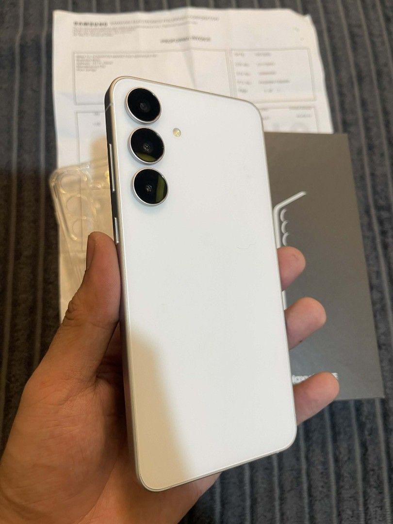 Samsung S25 FE 512gb 2 Months Old NTC (Category: Samsung) located in Taguig. Submitted by kurtsmithc (Listing ID 1412731176, Image 3). Description: Samsung S25 FE 512gb BRAND NEW RUSH TONIGHT LNG NEED LNG PERA since dame gastusin nung new year October 2025 Purchased NO ISSUE Dual Sim both Openline NTC Approved! 2 Months Old Fingerprint Working Face ID Working perfectly With Original 1m Type C to C Cable With Original Box same IMEI sa unit With 1 
