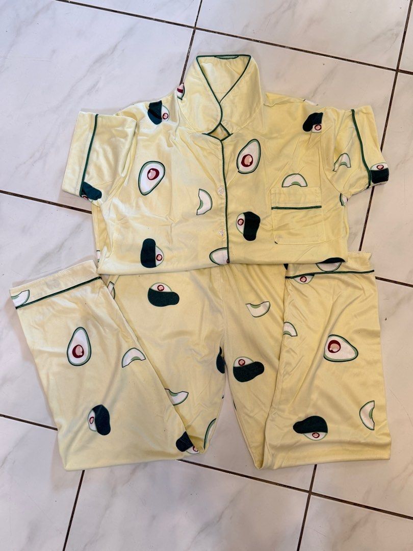Sleepwear Pajama (Category: Undergarments & Loungewear) located in Batangas. Submitted by 4thside (Listing ID 1412739014, Image 1). Description: Like new Size: Xs to med Note: No requesting if ww and other photos No issue.