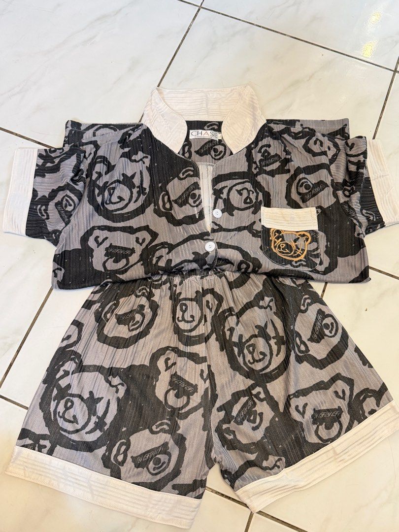 Sleepwear Pajama (Category: Undergarments & Loungewear) located in Batangas. Submitted by 4thside (Listing ID 1412739014, Image 3). Description: Like new Size: Xs to med Note: No requesting if ww and other photos No issue.