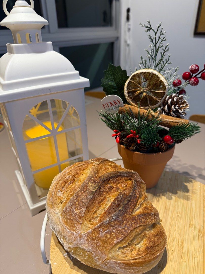 Sourdough Bread (Category: Homemade Bakes) located in Singapore. Submitted by prov1717 (Listing ID 1237994224, Image 5). Description: Freshly baked sour dough bread using - starter (no preservatives) - premium bread flour - spelt flour - Himalayan salt - approx 400 grams Inclusions : additional $2/- Rosemary Walnuts Sesame seeds Dried cranberries Olive Cheddar cheese Advanced booking : 3days Collection at 22 Ghim Moh Link.