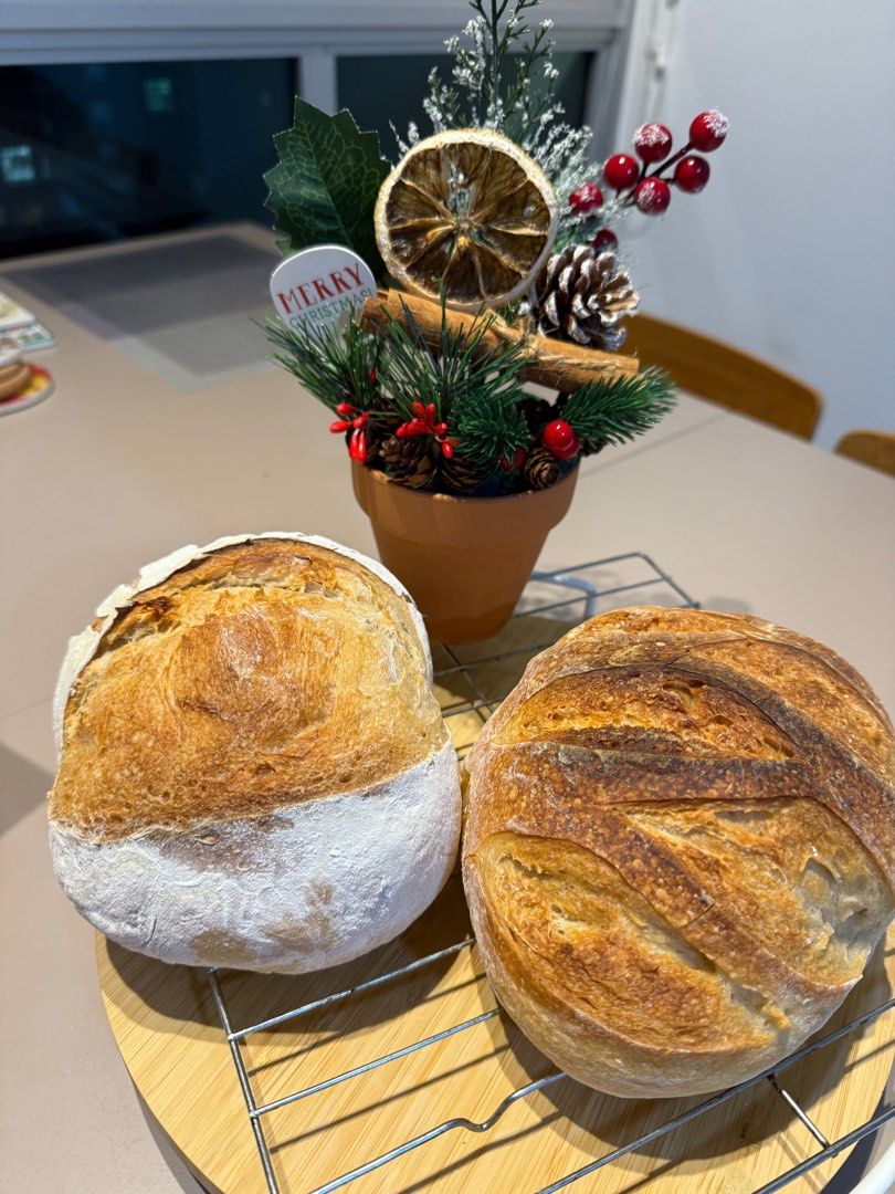 Sourdough Bread (Category: Homemade Bakes) located in Singapore. Submitted by prov1717 (Listing ID 1237994224, Image 9). Description: Freshly baked sour dough bread using - starter (no preservatives) - premium bread flour - spelt flour - Himalayan salt - approx 400 grams Inclusions : additional $2/- Rosemary Walnuts Sesame seeds Dried cranberries Olive Cheddar cheese Advanced booking : 3days Collection at 22 Ghim Moh Link.
