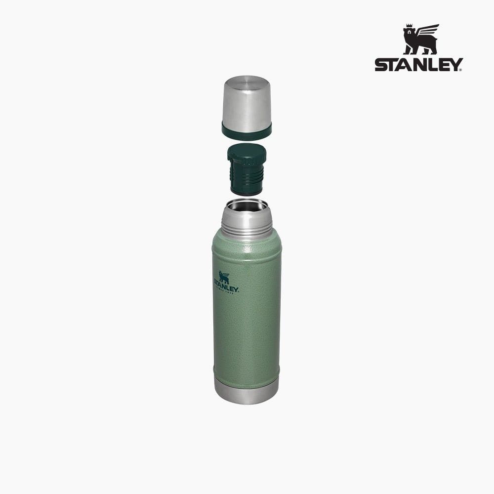 Stanley Classic Legendary Vacuum Flask 946ml (Category: Water Bottles & Tumblers) located in Cainta. Submitted by shopchelonline (Listing ID 1412803196, Image 2). Description: Stanley Classic Legendary Vacuum Flask 946ml 🛒2,995.00 each(all in) + LSF DP: 50% PAYO RB: Flexi Payments; NETA 💎Pre-order - NO RUSH SHIPPING 💎Korea Pasabuy - NORMAL ETA 💎Colors may vary due to lighting. 💎Availability and price may vary 💎The outer case/box is simply f