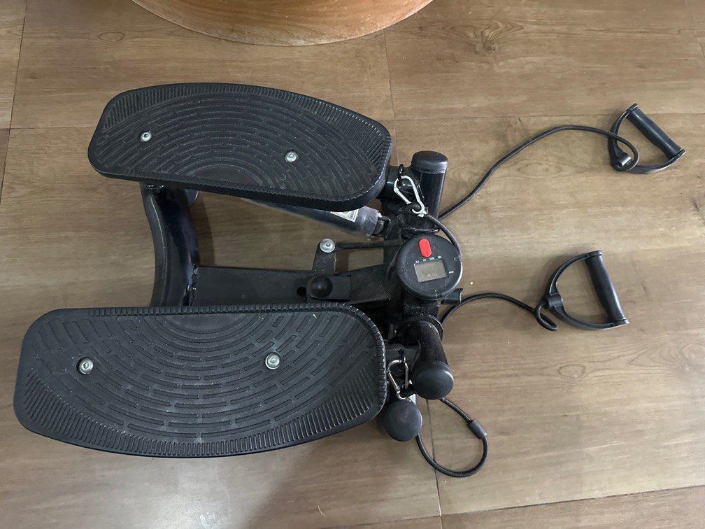 Stepper (Category: Cardio & Fitness Machines) located in Singapore. Submitted by steventhomas (Listing ID 1412756996, Image 5). Description: For sale used one or twice only ..