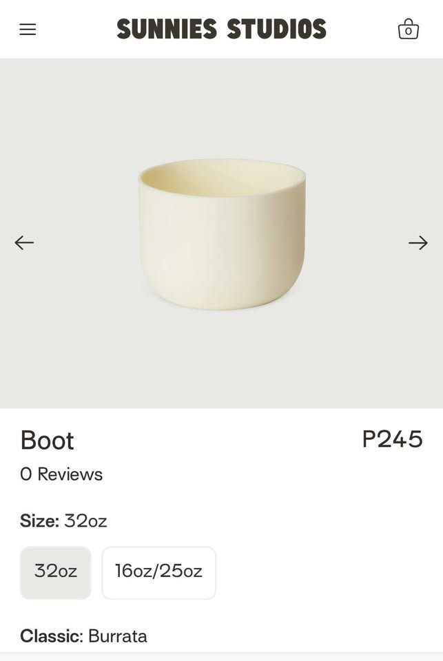 Sunnies Flask 32oz Burrata Boot (Category: Water Bottles & Tumblers) located in Pasig City. Submitted by samjavxx (Listing ID 1412738574, Image 2). Description: used twice at most! comes with the box RFS: bought a new one in preferred color.