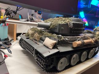 （分類：）位於 。 由 silenttiger-85af 提交（商品編號 1412809516，圖片 1）。簡介： 。