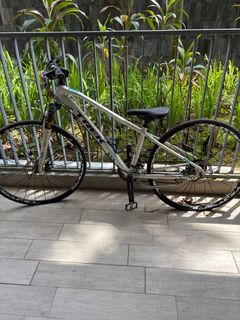 (Category: ) located in . Submitted by HweeHwee (Listing ID 1412748379, Image 1). Description: .