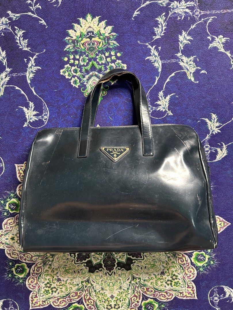Vintage Prada Briefcase Bag (Category: Luxury Bags & Wallets) located in Valenzuela. Submitted by telagram (Listing ID 1412729122, Image 1). Description: .