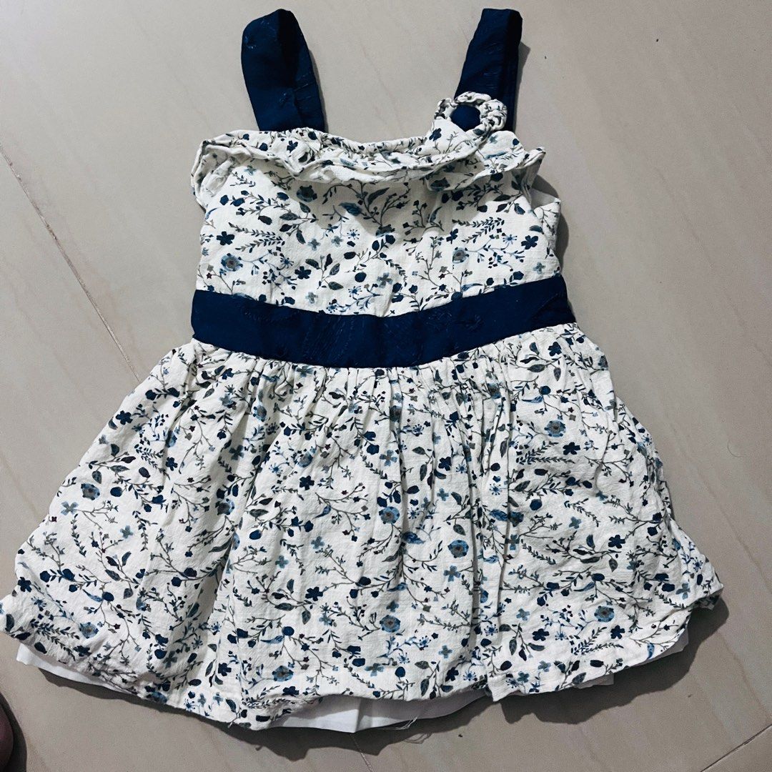 4 Baby Me Dresses for 600 (Category: Babies & Kids Fashion) located in Manila. Submitted by mickey_pages (Listing ID 1407783228, Image 2). Description: Baby Me dresses Size 6 Good for 4 months-8 months.