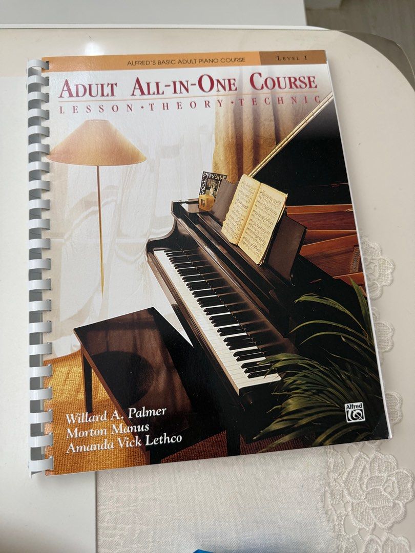 Alfred's Basic Adult AllinOne Piano Course Level 1, Hobbies &