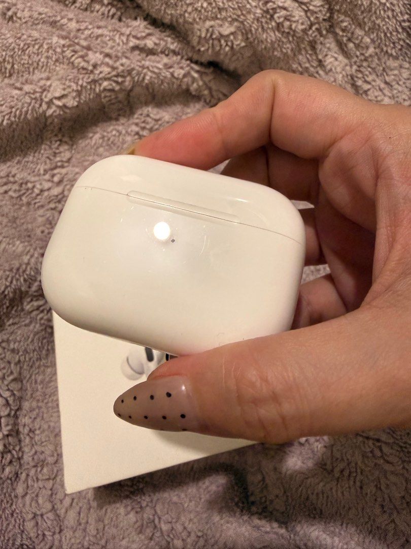 Apple AirPods Pro 2nd Gen with MagSafe Case (Category: Earphones) located in Manila. Submitted by luvfab (Listing ID 1407793575, Image 3). Description: Original with complete inclusion Like new Warranty till Feb 2026 Slightly negotiable .