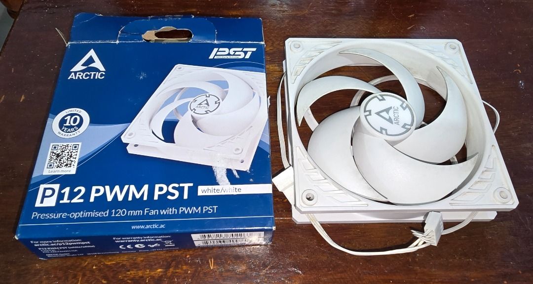 Arctic P12 White Cooling fan PWM (Category: Computer Keyboard) located in Cabuyao City. Submitted by ken7746 (Listing ID 1407842941, Image 1). Description: ARCTIC P12 Max - High-Performance 120mm Case Fan Fluid Dynamic Bearing OPTIMISED FOR STATIC PRESSURE: Due to the high static pressure, the fan guarantees efficient cooling even with increased air resistance. Ideal for use on heatsinks & radiators PROVEN FAN DESIGN: The closed ring fan wheel en