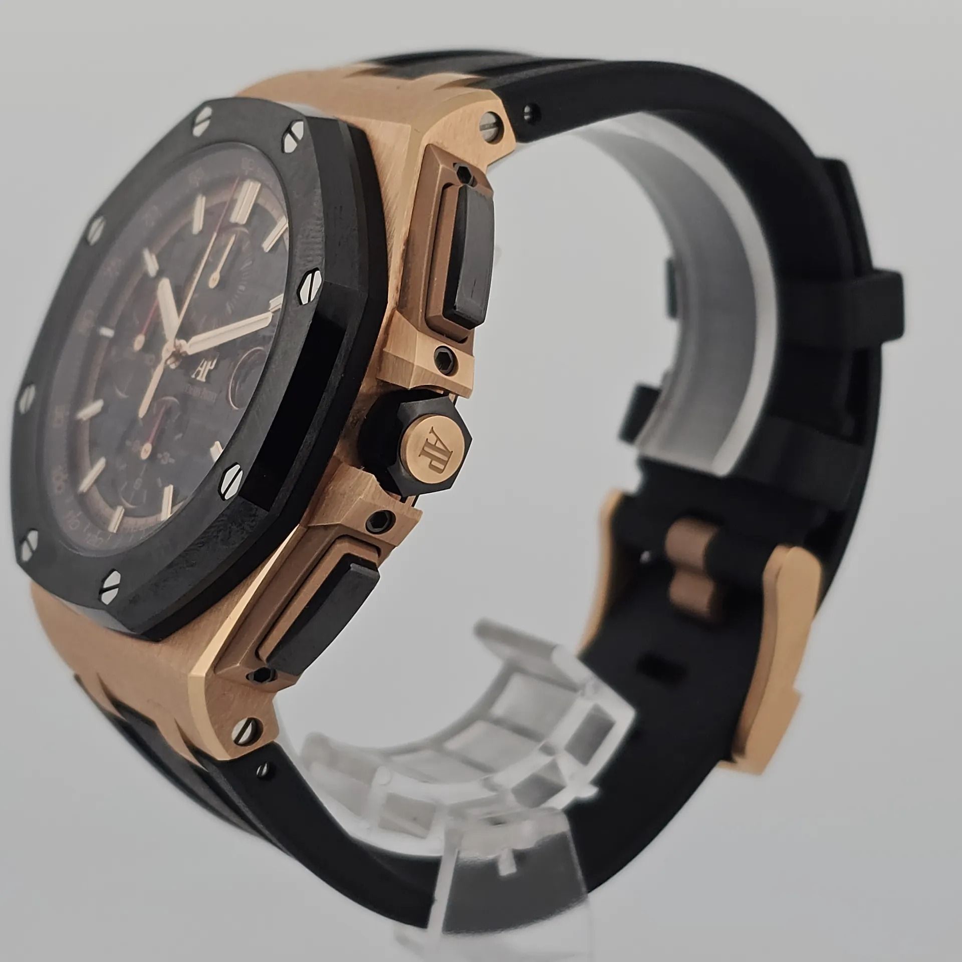 Audemars Piguet Royal Oak Offshore Chronograph 26401RO.OO.A002CA.02 (Category: Watches) located in Singapore. Submitted by watchbanka.deer (Listing ID 1407844021, Image 3). Description: M250773UAPT18 Watch Condition: Very Good Warranty Card Year: 2018 Diameter: 44mm Movement: Automatic Case Material: Rose Gold Dial Color: Black Accessories: Includes original box and documentation No Exchange Thank You Want to see more watches we have please follo