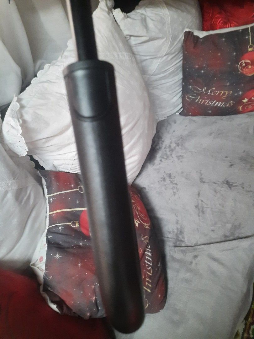 Automatic light weight long black umbrella 37" (Category: Umbrellas) located in Manila. Submitted by luckycharm_215 (Listing ID 1407807686, Image 2). Description: vgc.