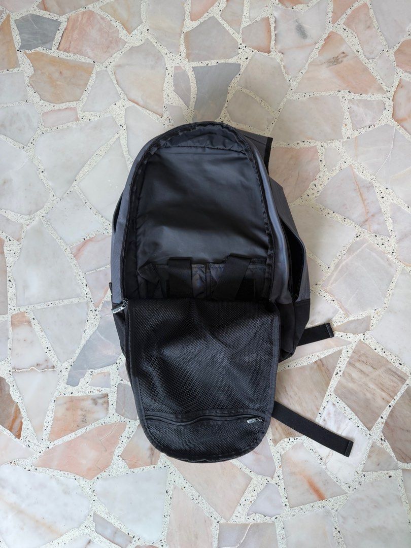 Backpack (Category: Backpacks) located in Singapore. Submitted by zakel (Listing ID 1407772824, Image 3). Description: Old backpack One zip has come out (4th pic), but there’s another zip that is working perfectly. .