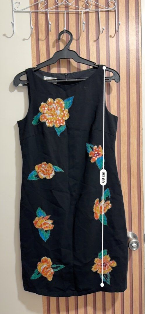 Black Floral Embroidered Dress (Category: Dresses) located in Taguig. Submitted by markaisie (Listing ID 1407898039, Image 3). Description: Maganda to with sequence embroidered Perfect for office ootd .