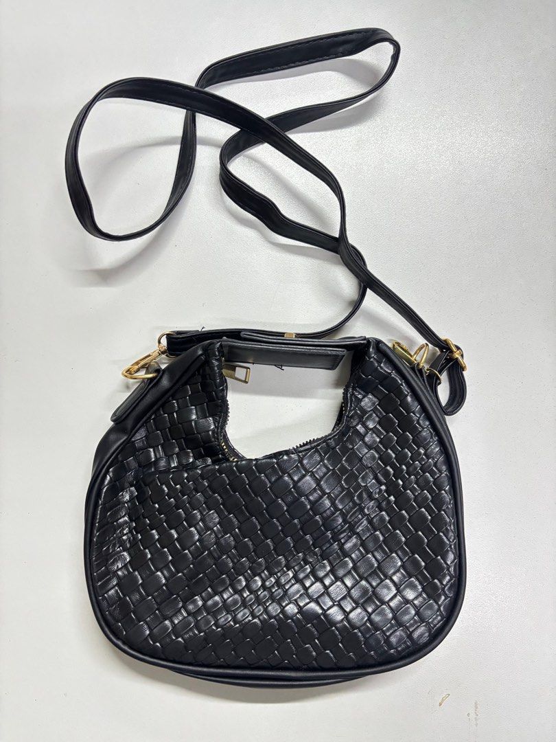 Black Woven Shoulder Bag (Category: Shoulder Bags) located in Las Pinas. Submitted by mjm21 (Listing ID 1407781173, Image 1). Description: Small Sling Bag RFS: too small for me. .