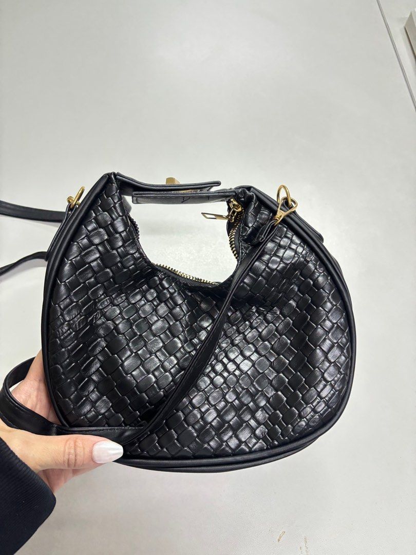 Black Woven Shoulder Bag (Category: Shoulder Bags) located in Las Pinas. Submitted by mjm21 (Listing ID 1407781173, Image 3). Description: Small Sling Bag RFS: too small for me. .
