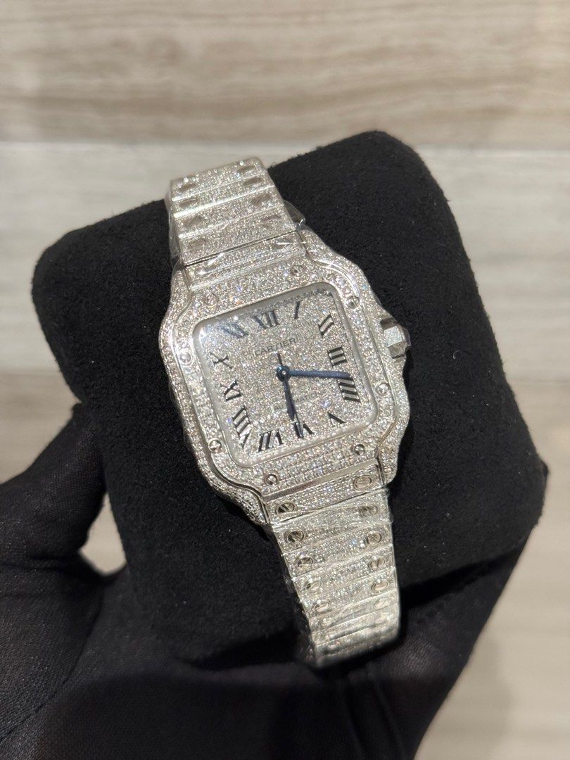 Cartier Santos Iced Out Medium 2025 (Category: Luxury Watches) located in Pasig City. Submitted by kjeldran00 (Listing ID 1407868445, Image 2). Description: Cartier Santos Iced Out Medium 2025 Condition: 10/10 (Brand New) Inclusions: Outer Box, Watch Box, and Warranty Card DOP: May 2025 Specifications: Automatic Movement Caliber 1847 MC Case Diameter: 35.1mm Case Thickness: 8.82mm Sapphire Crystal Blue Hands Water Resistance: 100m Foreign AD Refe