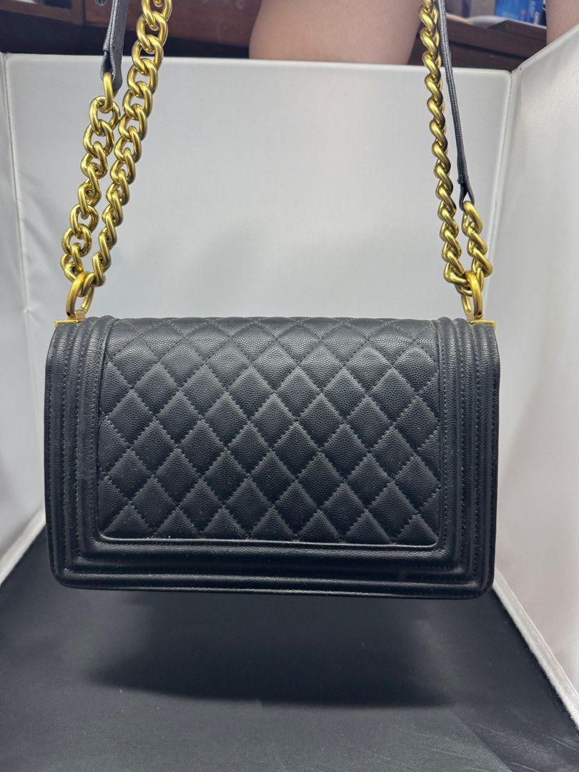 Chanel Boy Bag Black (Category: Luxury Bags & Wallets) located in Quezon City. Submitted by edrickcu (Listing ID 1407928739, Image 3). Description: NGA Chanel Le Boye Bag Used Conditon 8/10 With flaw as seen in photo.