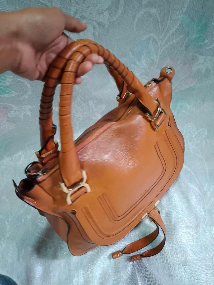 CHLOE (Category: Luxury Bags & Wallets) located in Tuguegarao City. Submitted by starzeke (Listing ID 1407929311, Image 3). Description: Pakibasa po‼️ ❤️Dear Buyers💚 Hindi ako makareply sa inyo, nakalimit kasi message sa carousel, nababasa ko lang cia. hanapin nio na lang po sa fb parehong pangalan po nakalagay sa profile pics. Pm nio ako dun and your Tawad☺️ or Chat me in watsapp 🎀- Starzeke Thriftshop and Japan Anikz.