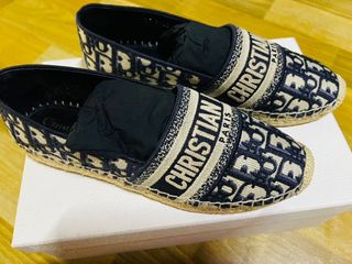 (Category: ) located in . Submitted by ginginpreloved (Listing ID 1407772270, Image 1). Description: .