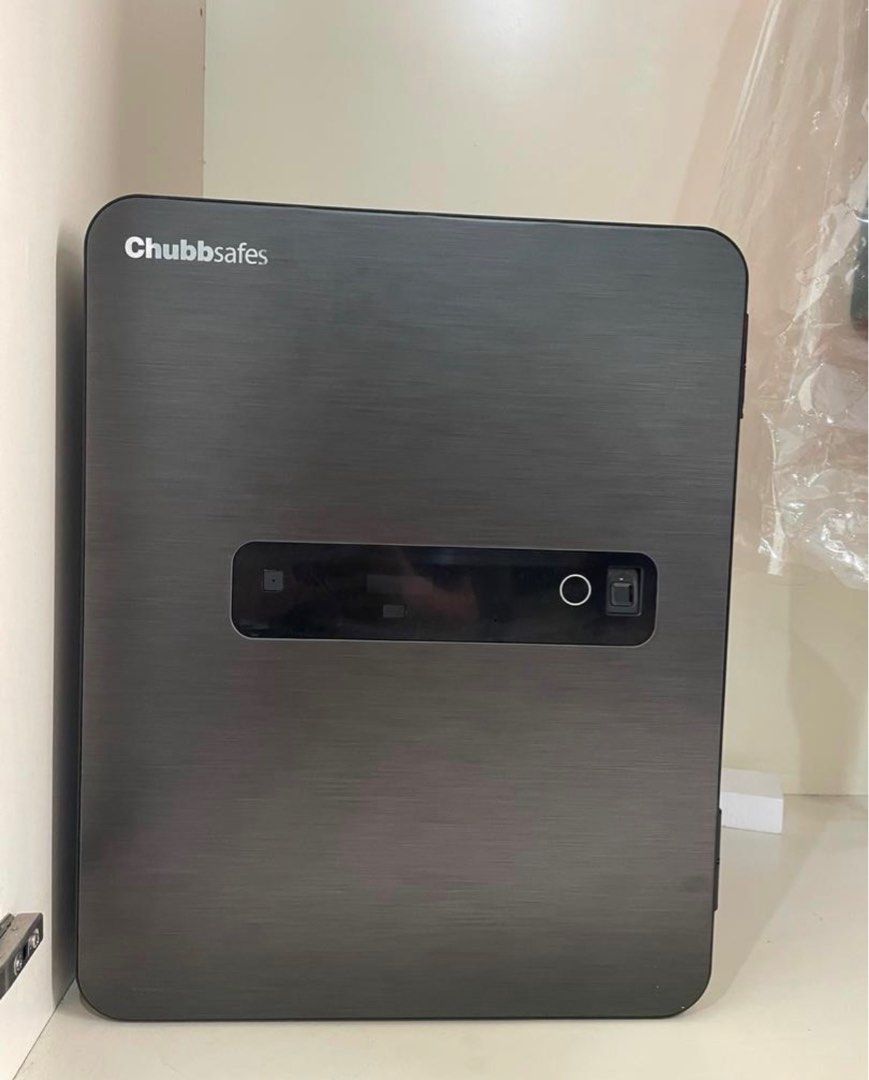 Chubbs safe (Category: Safe) located in Subang Jaya. Submitted by allyho (Listing ID 1407851870, Image 1). Description: Brand new Haven open Original price: 4200 selling price: 3800 Serious buyer can nego.