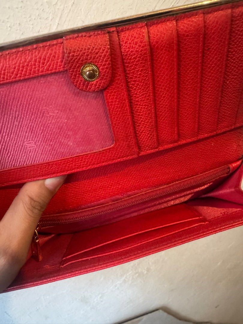 Daks (Category: Wallets & Card holders) located in Cebu City. Submitted by iamish_items (Listing ID 1407758383, Image 3). Description: .