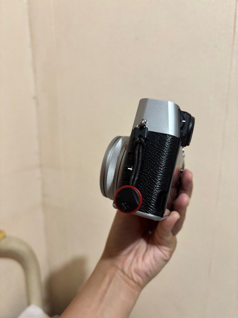 Fujifilm x100vi (Category: Cameras) located in Balayan. Submitted by Minutetowinit (Listing ID 1407890550, Image 3). Description: Inclusions: - Box - Charger - Memory card Low shutter count. Less than 1k Rfs: I upgraded to this camera thought I really wanted it but not using it much.