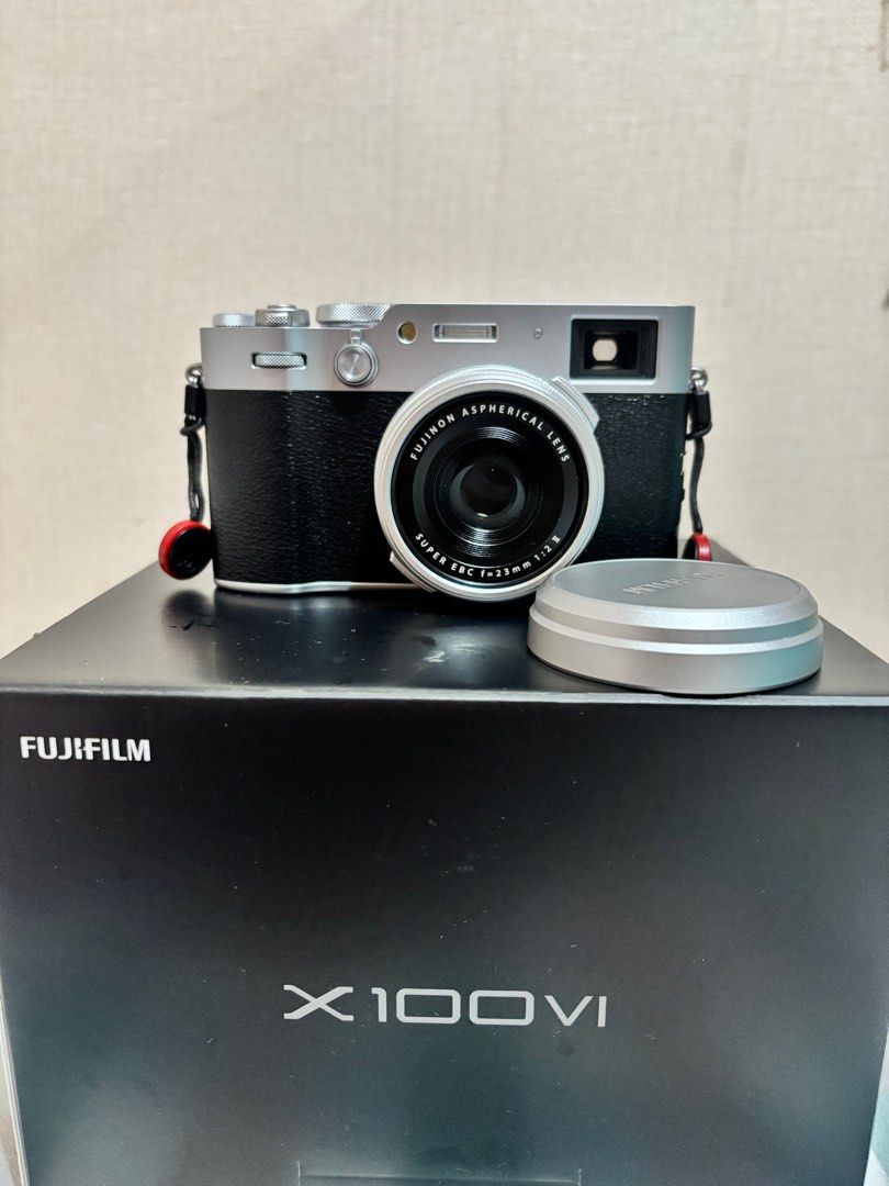 Fujifilm x100vi (Category: Cameras) located in Balayan. Submitted by Minutetowinit (Listing ID 1407890550, Image 1). Description: Inclusions: - Box - Charger - Memory card Low shutter count. Less than 1k Rfs: I upgraded to this camera thought I really wanted it but not using it much.
