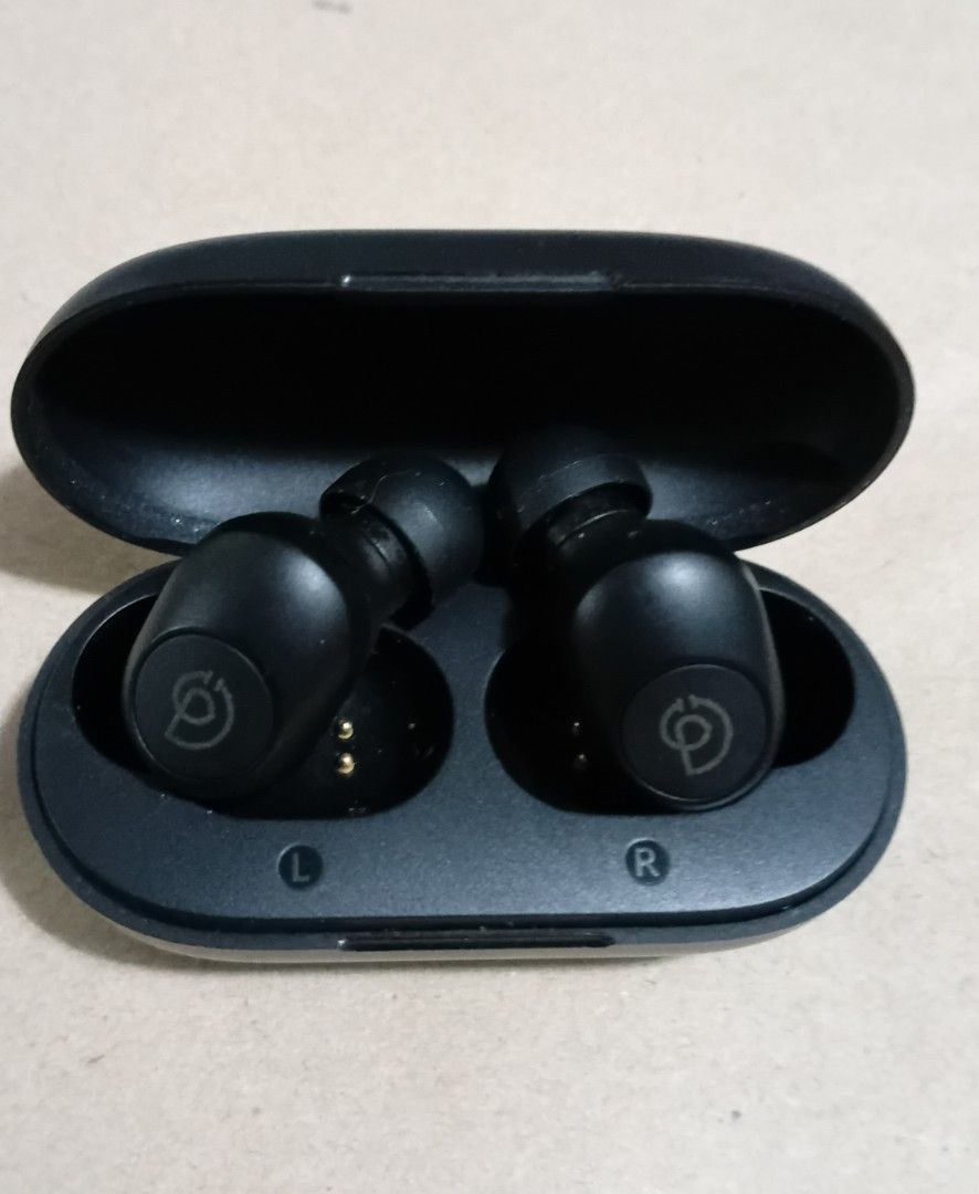 Haylou GT1 Pro Wireless Earbuds (Category: Earphones) located in Manila. Submitted by luckyfox-3a3e (Listing ID 1407886160, Image 1). Description: - Black Haylou GT1 Pro wireless earbuds - Includes charging case - Charging case features the Haylou logo - Earbuds are marked with 'L' and 'R' for easy identification - Earbuds are in the charging case.