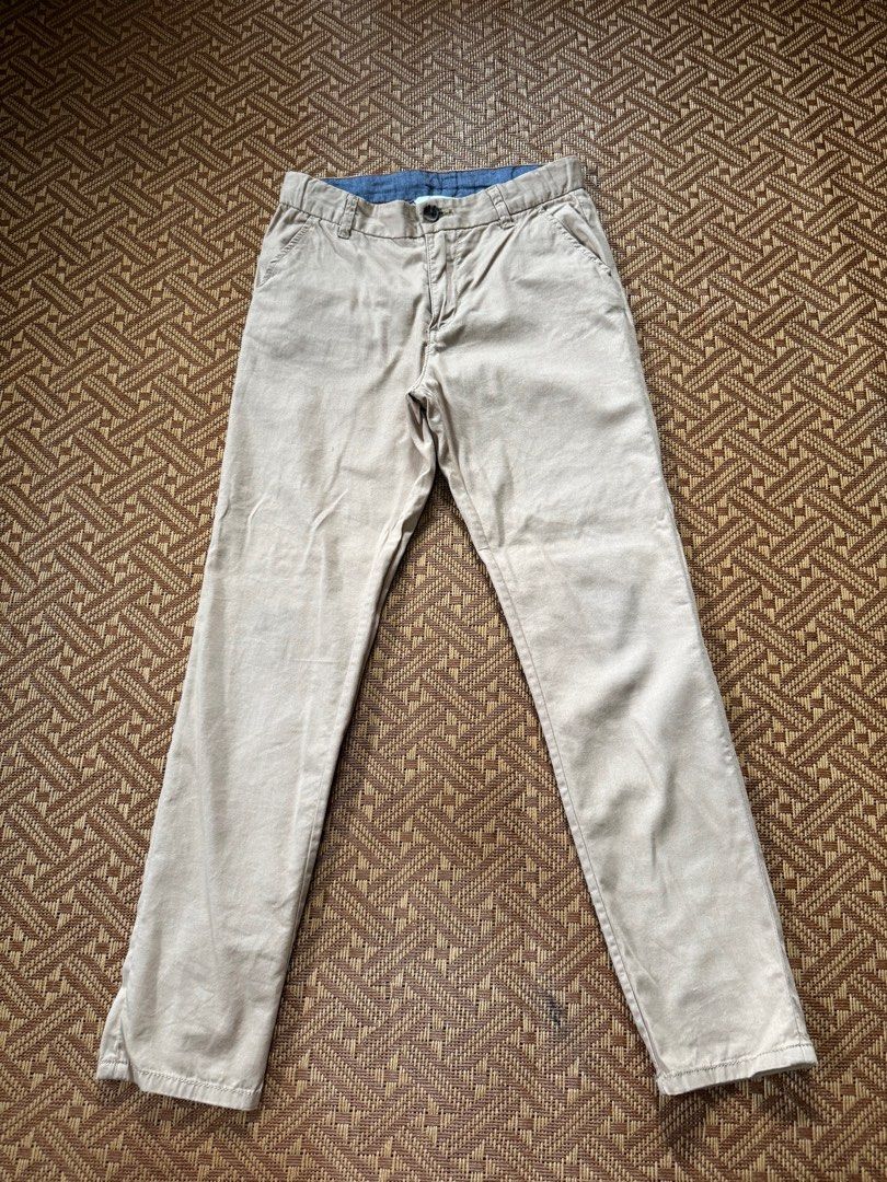 H&M slim fit adjustable waist pants (Category: Babies & Kids Fashion) located in Makati City. Submitted by mitchiko15 (Listing ID 1406177256, Image 2). Description: Adjustable waist Plus sf.