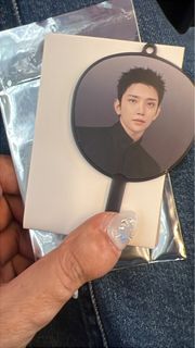 （分類：）位於 。 由 kpop.store92 提交（商品編號 1407916451，圖片 1）。簡介： 。
