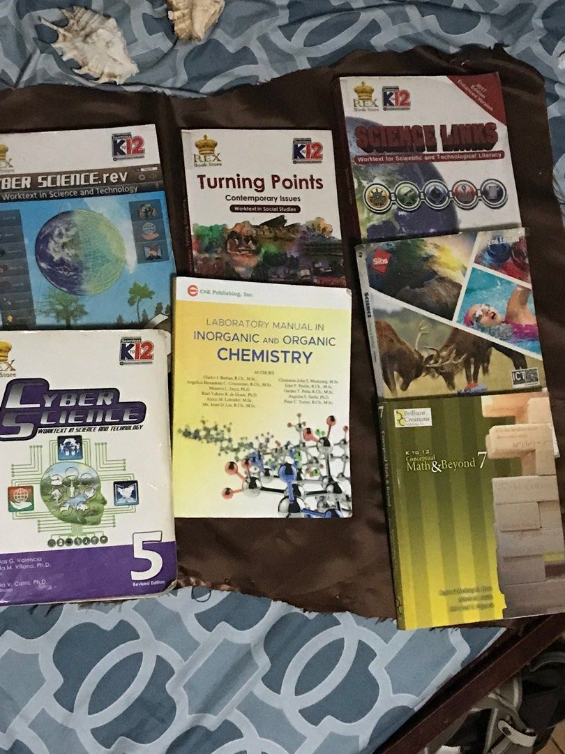 K12 Science, contemporary issues, and Math Textbooks (Category: Textbooks) located in Paranaque City. Submitted by mozza_1 (Listing ID 1407914482, Image 1). Description: 150 php each book Science links and chemistry is like new and good condition.