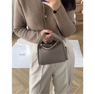 (Category: ) located in . Submitted by miumiuab (Listing ID 1407803502, Image 1). Description: .
