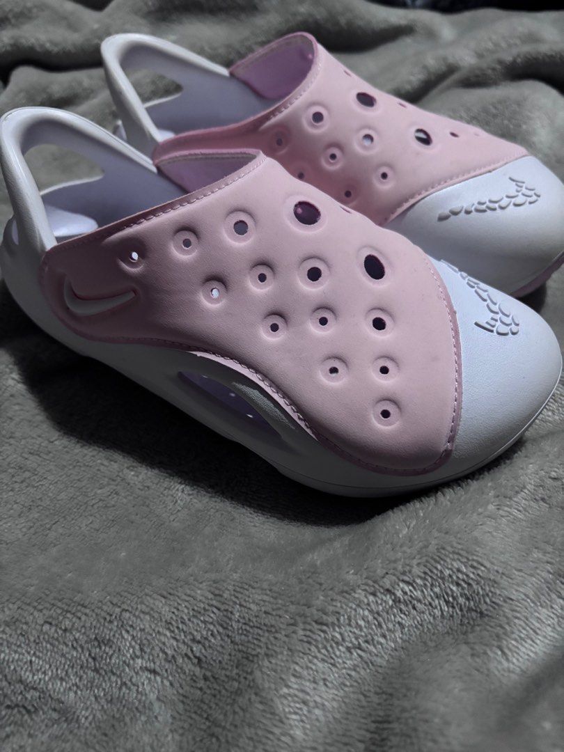 Nike Aqua Swoosh sandals (Category: Babies & Kids Fashion) located in Mandaluyong City. Submitted by annezoe (Listing ID 1407918979, Image 2). Description: Letting go of my daughter’s Nike Aqua Swoosh 💙 excellent condition, super fresh pa. Perfect for your little one!.